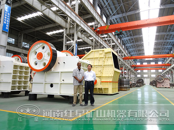 歐版顎式破碎機(jī)車(chē)間