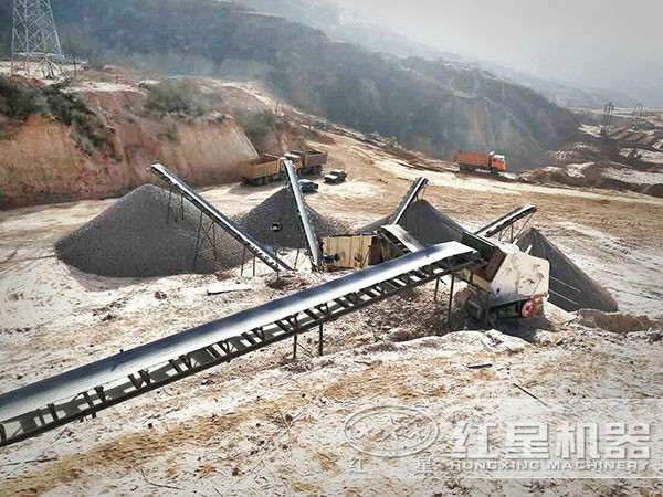 反擊式破碎機作業(yè)現(xiàn)場